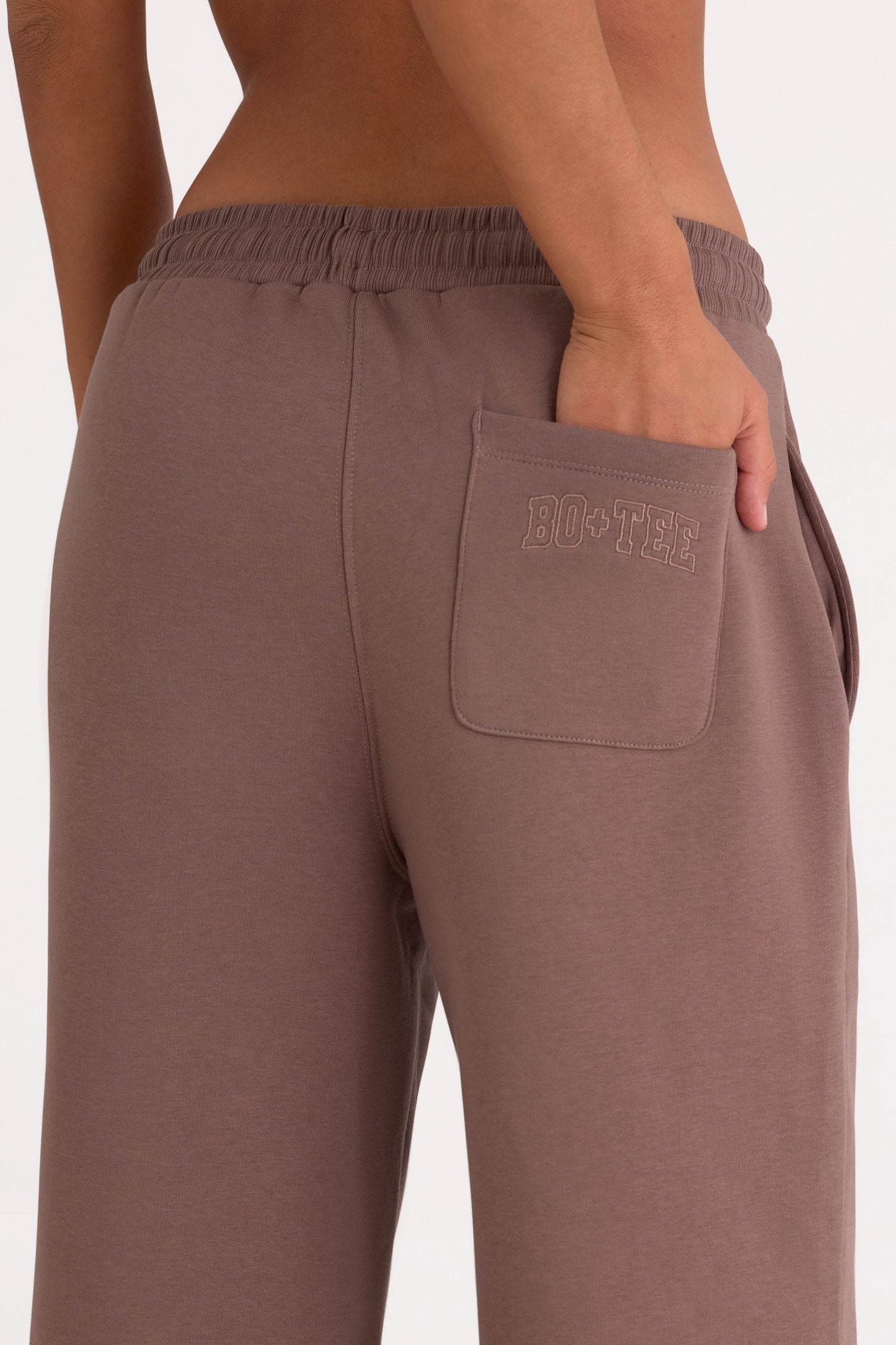 Brushed Jersey Wide-Leg Joggers in Cocoa