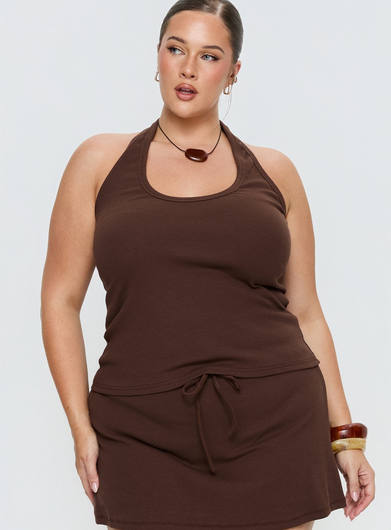 Baseline Scoop Halter Rib Tank Brown Curve
