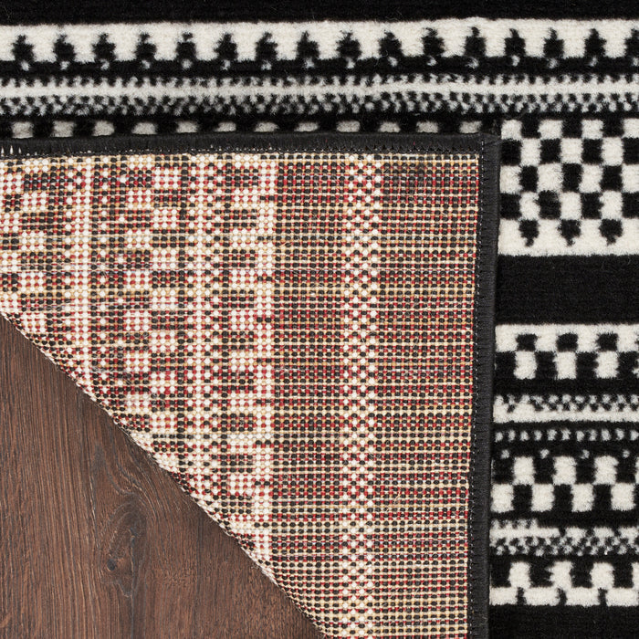 Nourison Home - Grafix Black/White Area Rug GRF41